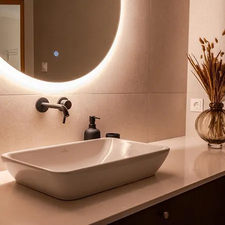 Korter Freshly Renovated Next To Old Down