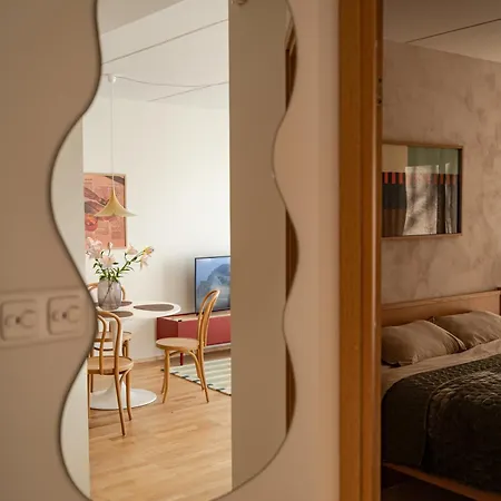 Korter Freshly Renovated Next To Old Down *