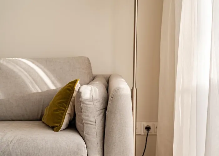 Freshly Renovated Next To Old Down アパート *