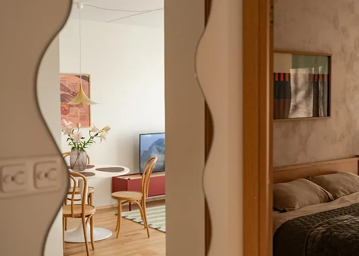 アパート Freshly Renovated Next To Old Down *