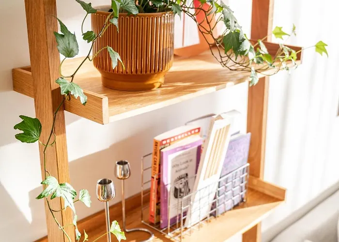 Freshly Renovated Next To Old Down アパート タリン