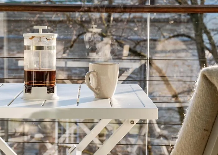 Freshly Renovated Next To Old Down *