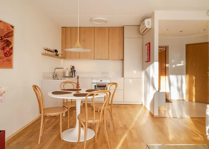 Freshly Renovated Next To Old Down Apartment