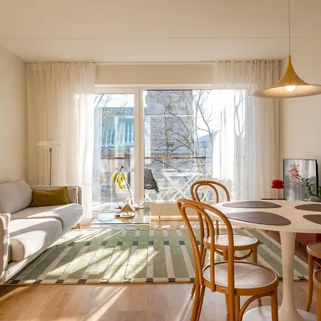 Appartement Freshly Renovated Next To Old Down
